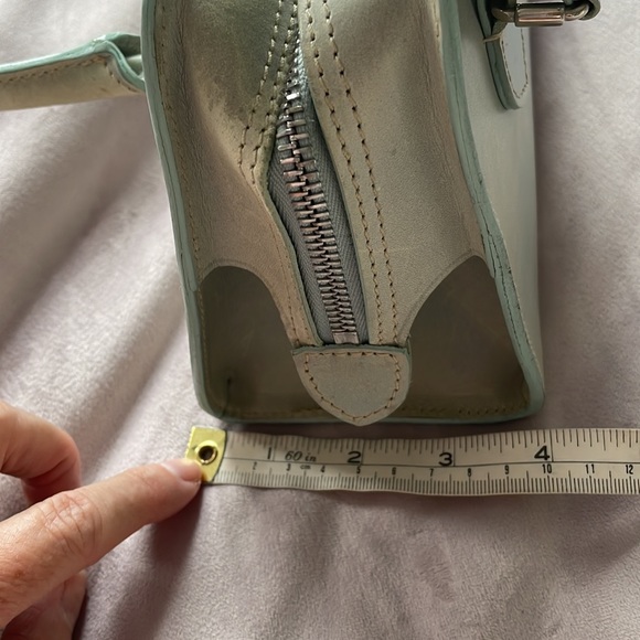 Dooney & Bourke genuine leather bag in pastel mint/baby blue - Picture 8 of 12